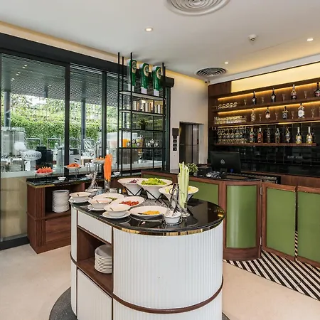 Hotel Amber Sukhumvit 85-2