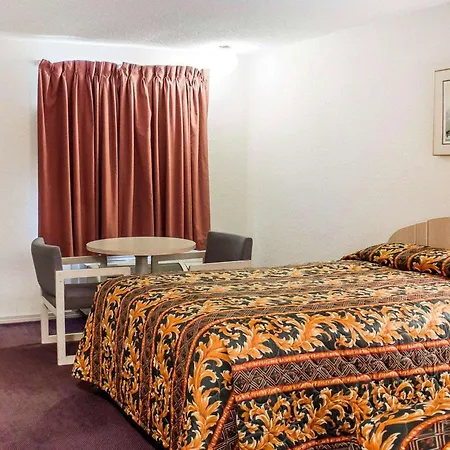Rodeway Inn Findlay University Area-3