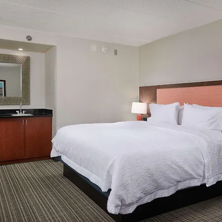 Hampton Inn Fairfax City-3
