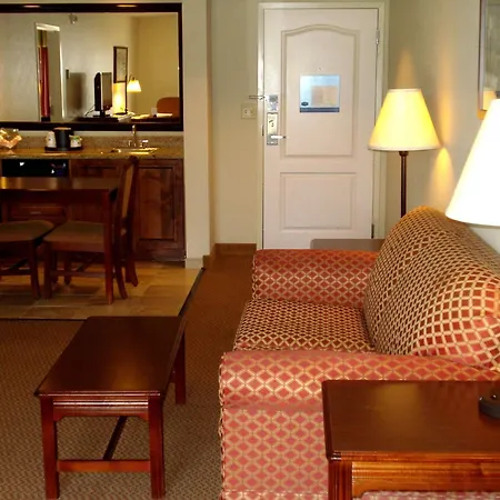 Hampton Inn Emporia-2