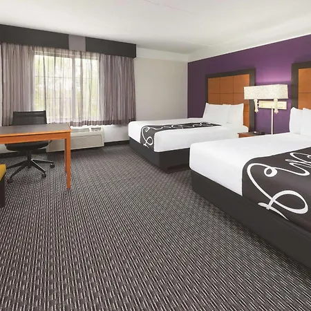 La Quinta By Wyndham St. Louis Westport-2