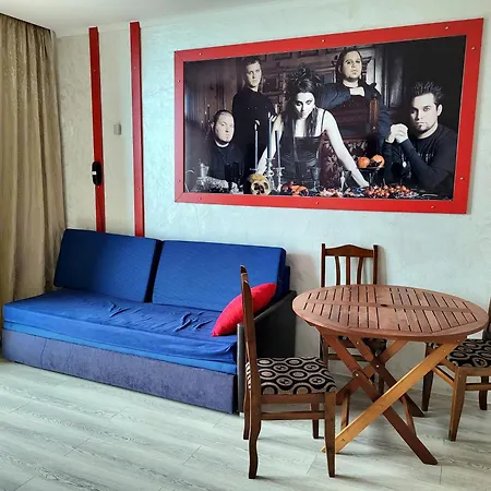 Rock Hotel First Line-2