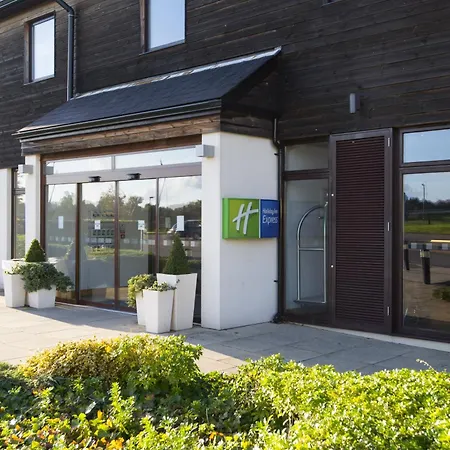 Holiday Inn Express London - Epsom Downs By Ihg-3