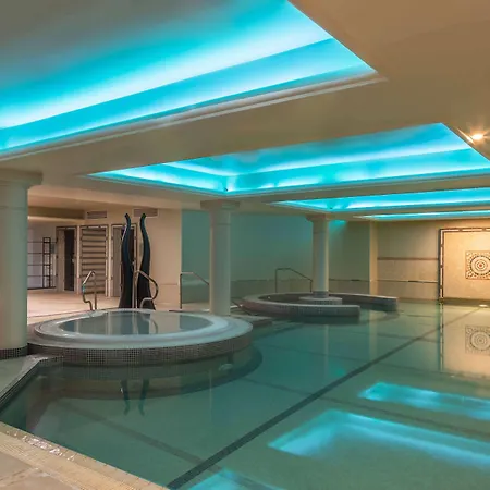 Bunratty Castle Hotel & Leisure Club, BW Premier Collection-3