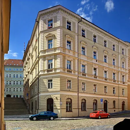 Hotel Golden City Garni-3