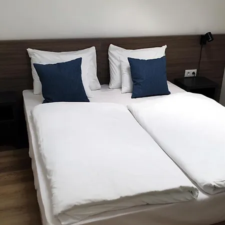 Res City Residence Hotel Budapest-3