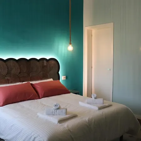Liotru Maisonne, Rooms With En-Suite Bathroom And Shared Bathroom-3