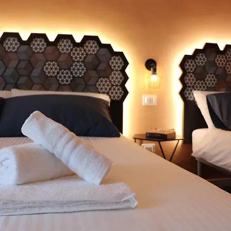 Liotru Maisonne, Rooms With En-Suite Bathroom And Shared Bathroom-2