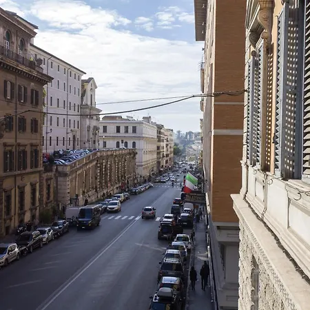 Colosseo Prestige Rooms-3