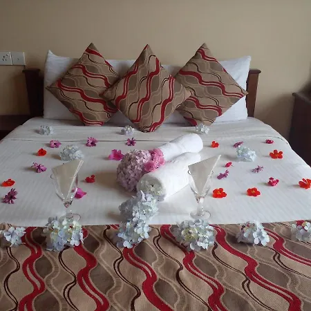 Lake View Hotel & Bungalow-3