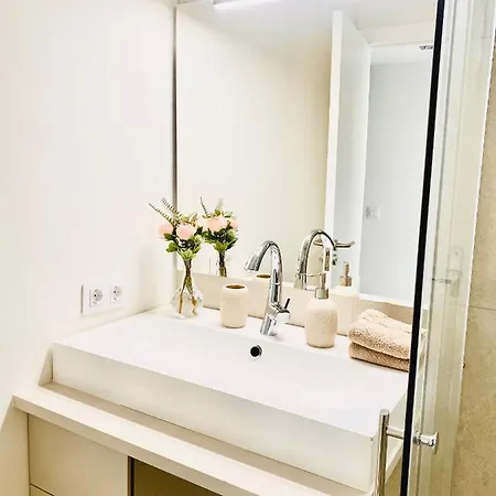 Hotel Apartment With 2-En Suite Bedrooms-3
