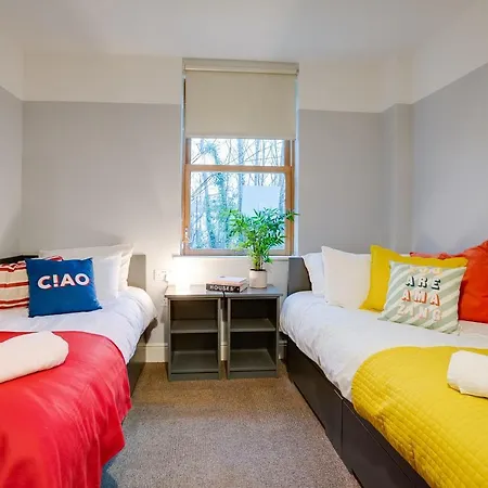 Griffith Rooms-2