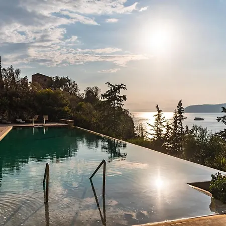 Diapori Suites Hotel-3