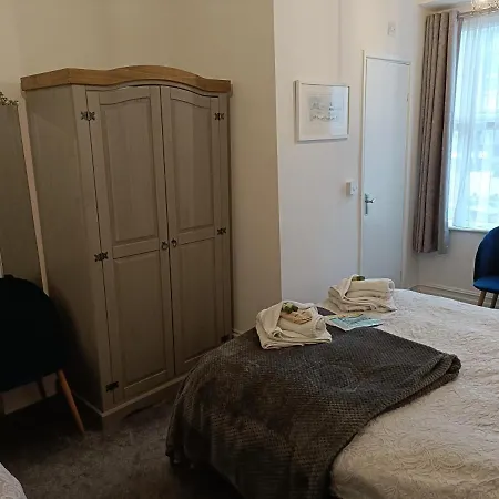 Tregella Guest House-3