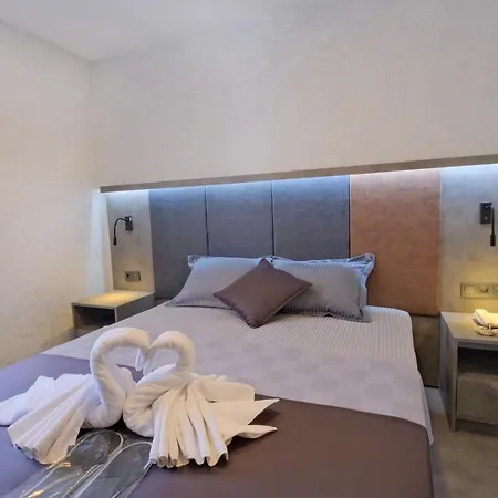 The Queen Hotel-3