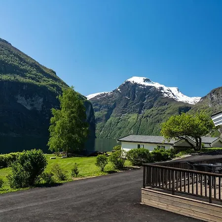 Geirangerfjorden Feriesenter-2
