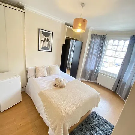 Seven Sister'S Rooms-2