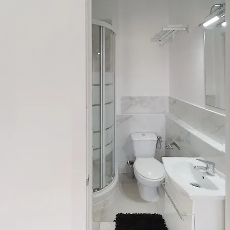 VV Las Buganvillas MASPALOMAS - Cocina y habitaciones con baños privados-3