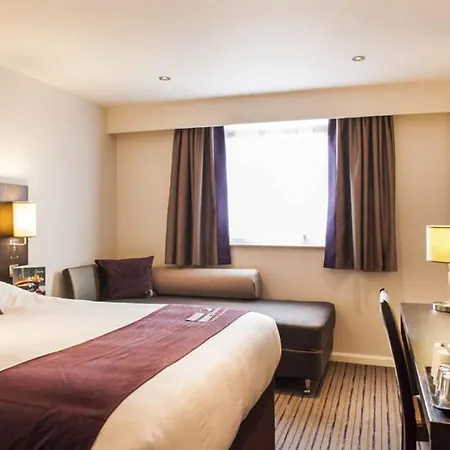 Premier Inn Stevenage Central-2
