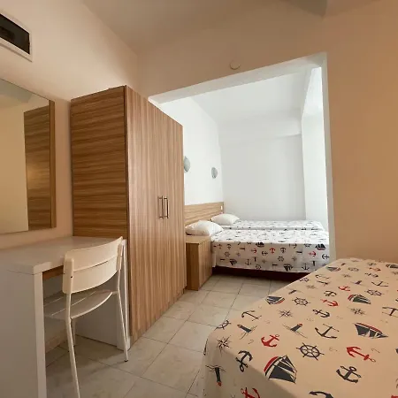 Hotel Status - Bed&Breakfast-3