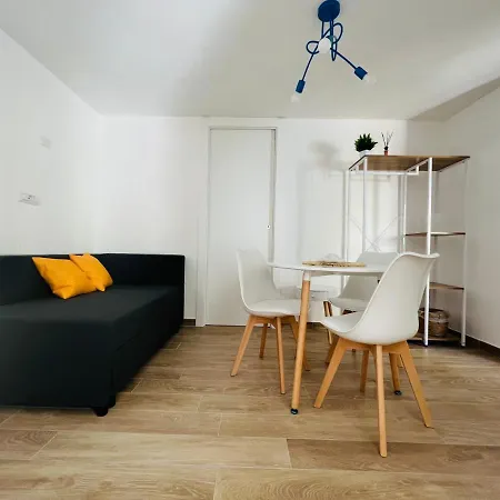 Via Giardini Rooms-3