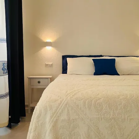 Via Giardini Rooms-2