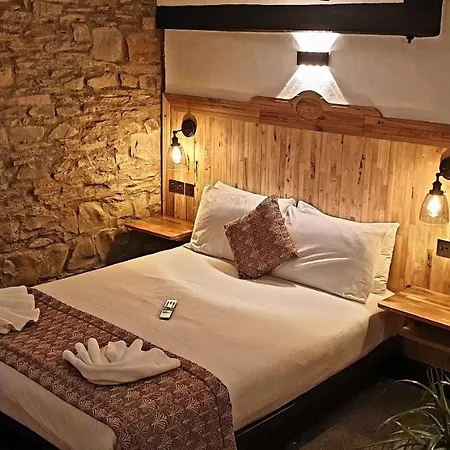 The Blue Boar - Historic Country Inn Near Stratford-Upon-Avon-3