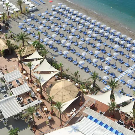 Lloyd'S Baia Hotel-3