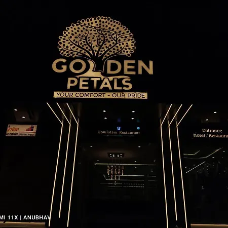 Hotel Golden Petals-3