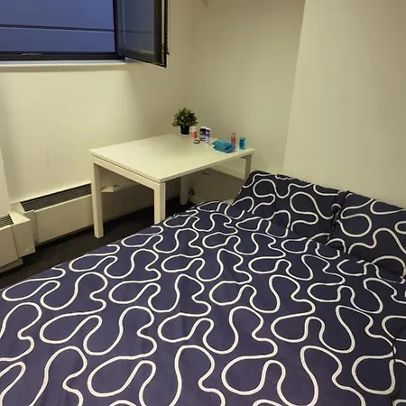 The Crash Room In East Croydon-2