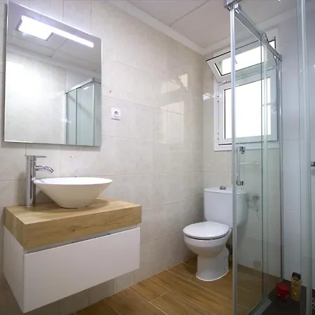 Las Palmas Smart Rooms-3