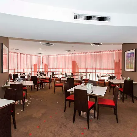 Hotel Grand Chancellor Townsville-3