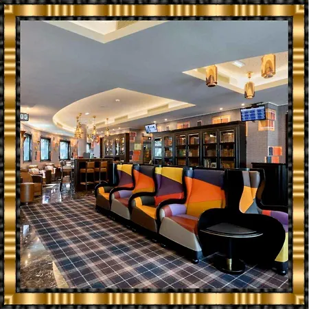 Hotel Jaguar Oporto - Is Near The Metro Has Free Parking And A Free Shuttle Service Between The Airport And The Hotel From 7Am To 8Pm-3