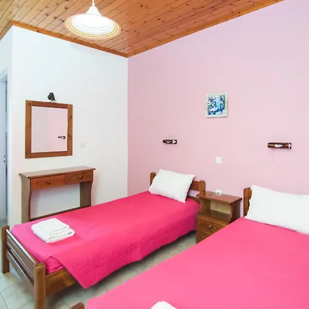 Sandy Beach Complex - Poolside Studios & Seaside Apartments-3