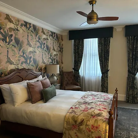 The Clerk & Well Pub And Rooms-2