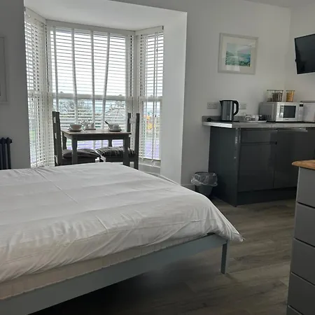 Duporth Guest House-3