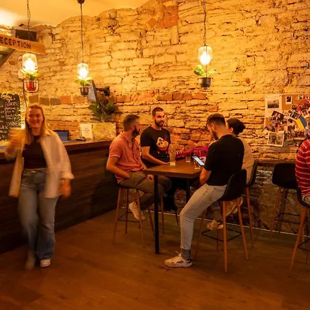 The Monks Bunk Hostel&Bar-2
