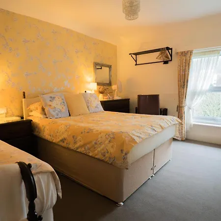 Maison Dieu Guest House-3