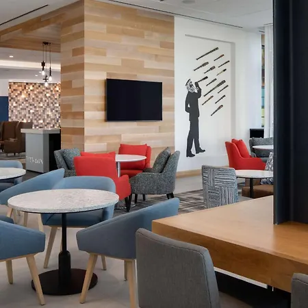 Hyatt Place Boston/Seaport District-3