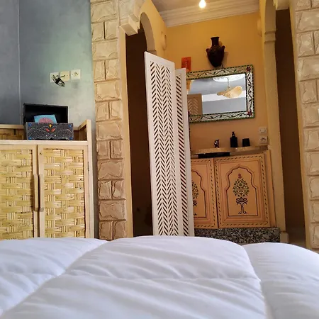 Surf & Salsa Guest House-2