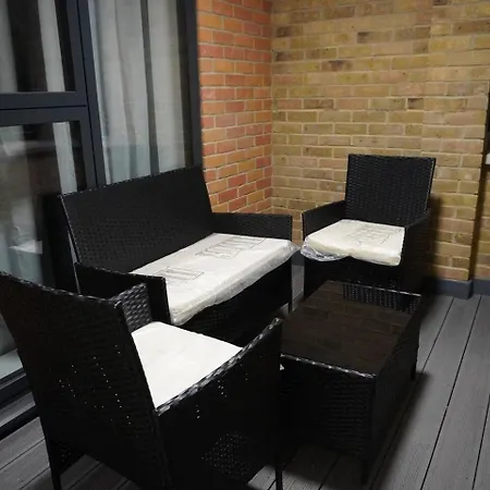 Queens Luxury Apartments Wembley Stadium - London-3