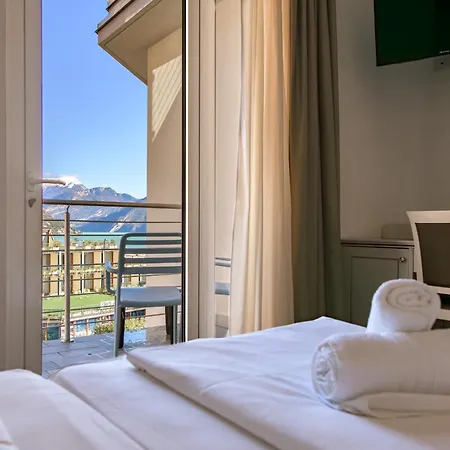 Hotel Sogno Del Benaco-3
