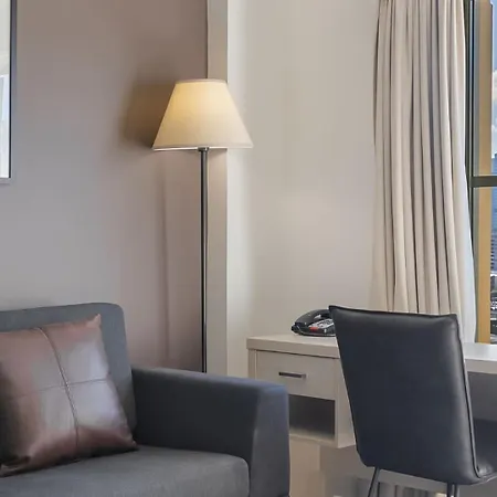 Oaks Sydney Goldsbrough Suites-3