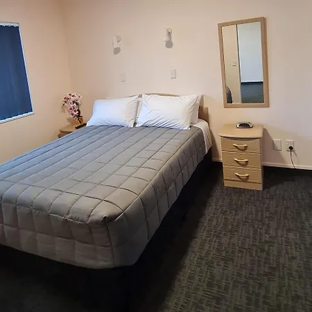 Avenue Heights Motel-3