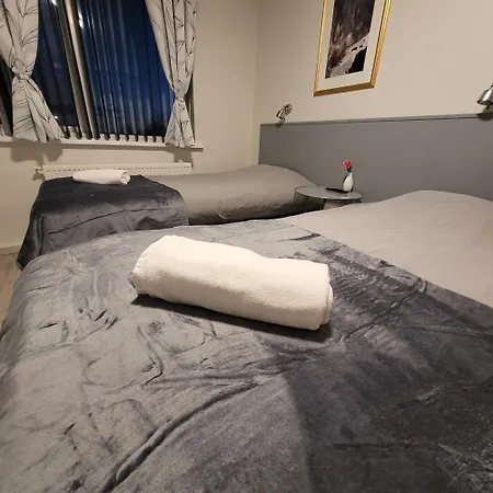 B&B Guesthouse - Bed And Breakfast Keflavik Centre-2