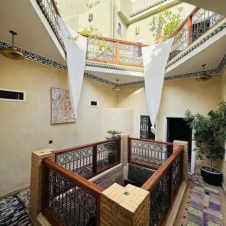 Riad Hna Ben Saleh - Traditional Guest House Near Jemaa El-Fnaa Square-3