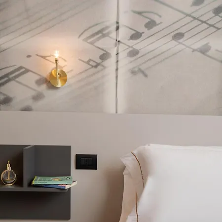 Theodore Rooms-2