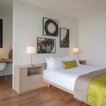 The Gibson Hotel Dublin City-3