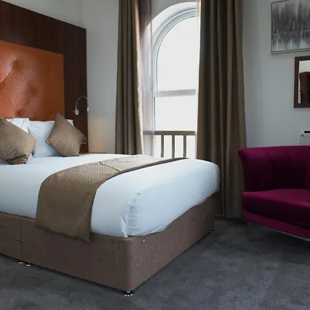 Trivelles Rochester Hotel-2