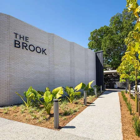 Nightelier Mitchelton The Brook-2